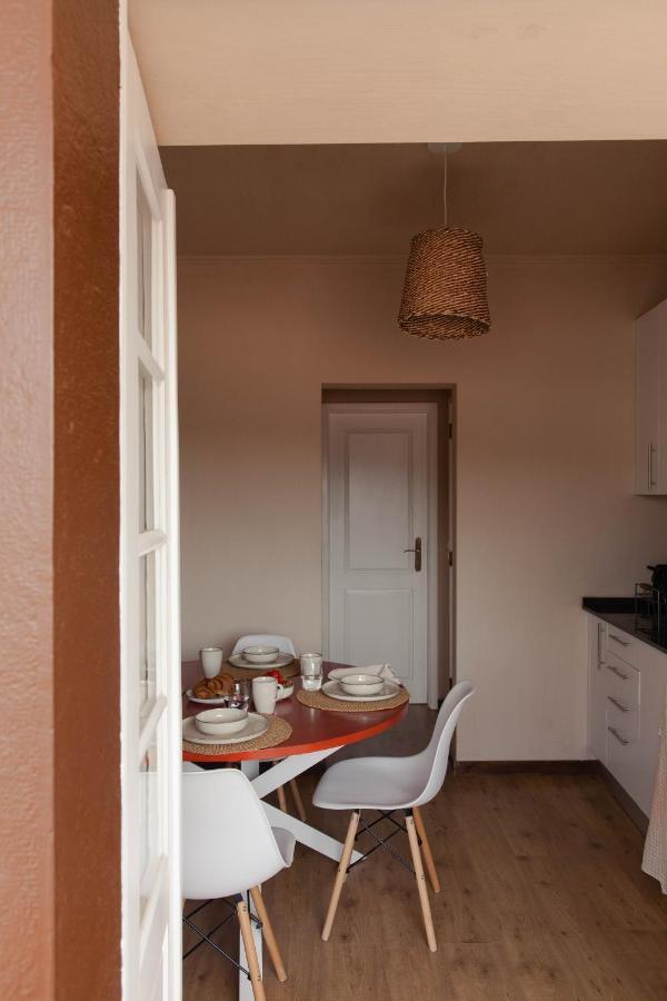 Azenhas Do Mar Roadside House Villa Коларес Екстериор снимка